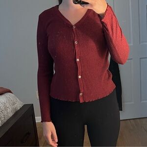 Maroon sweater